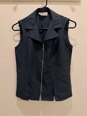 Women's Pinstripe Sleeveless Zip Vest - Black